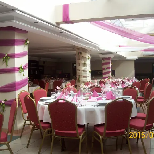 200 fős rendezv&eacute;nyterem