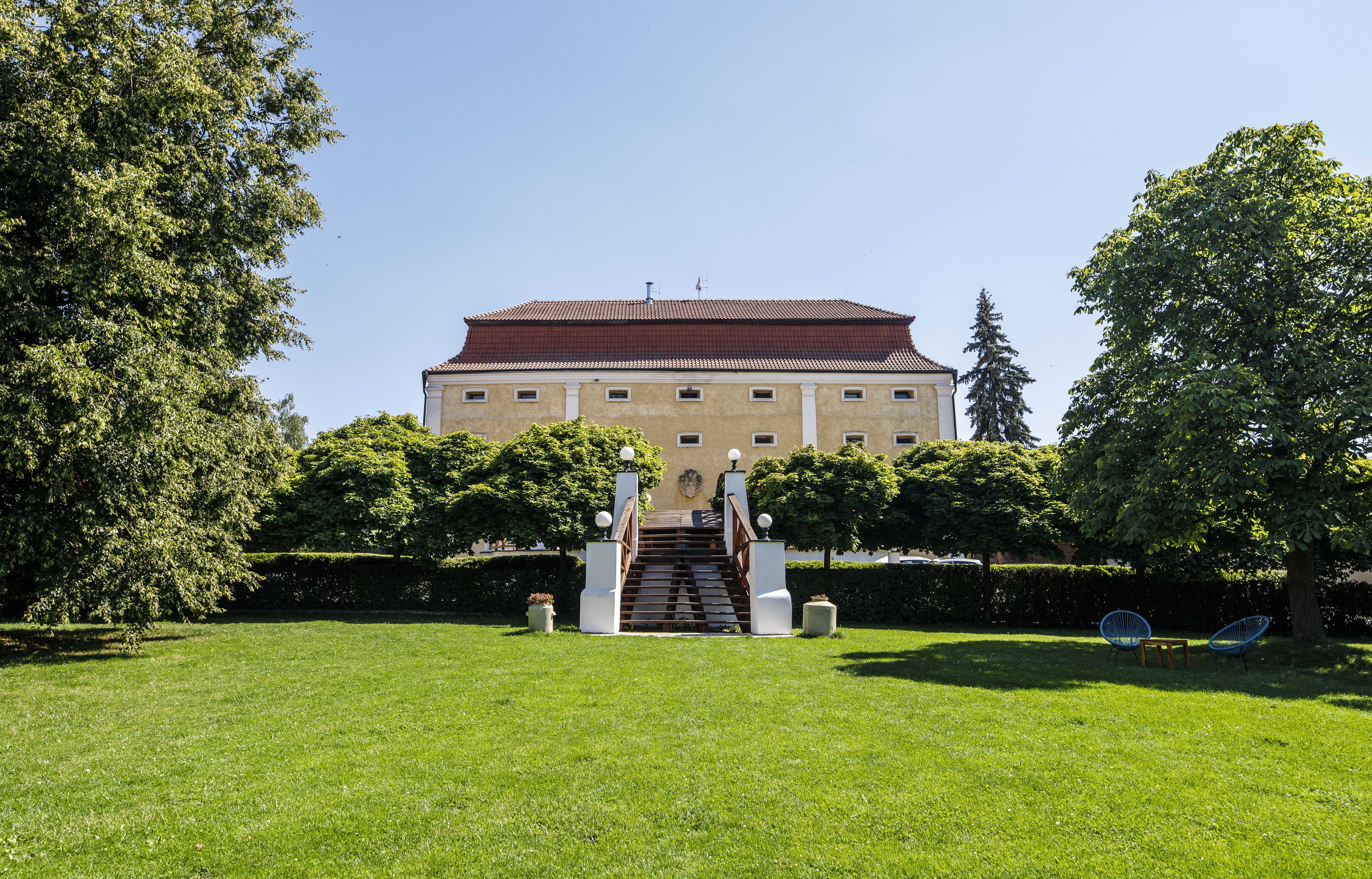 Dvůr Pecínov Struhařov