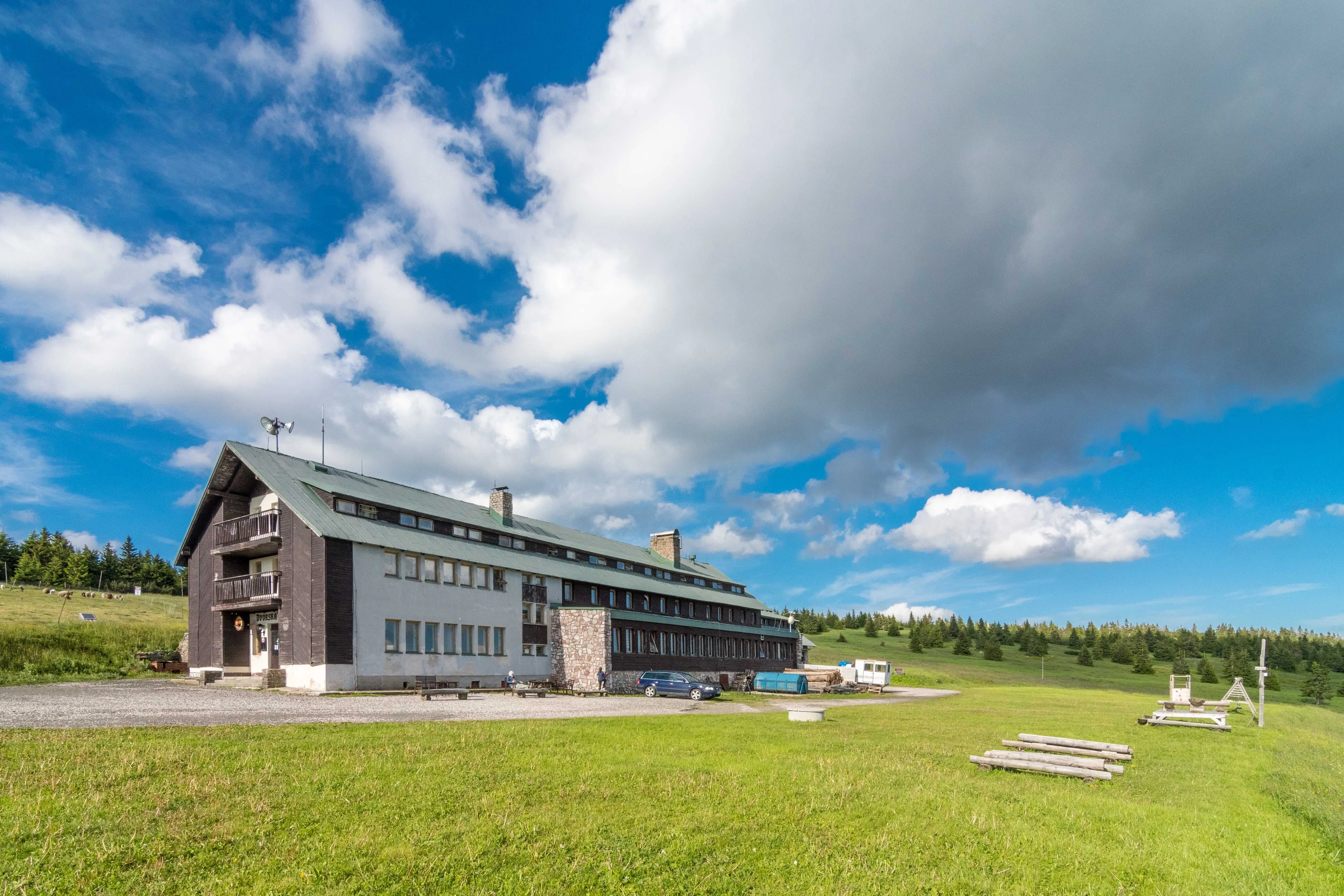 Dvorská bouda Strážné