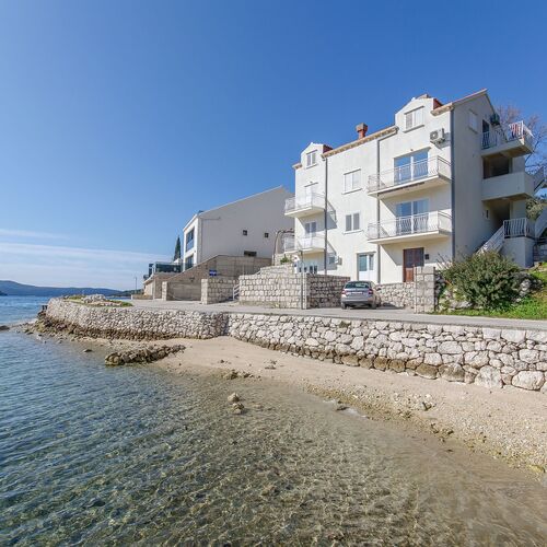 Apartments Dijana Slano