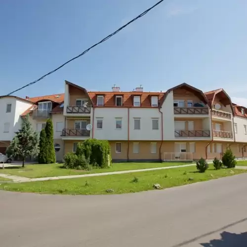 Timi Kölcsey Apartman Hajdúszoboszló 004 kép