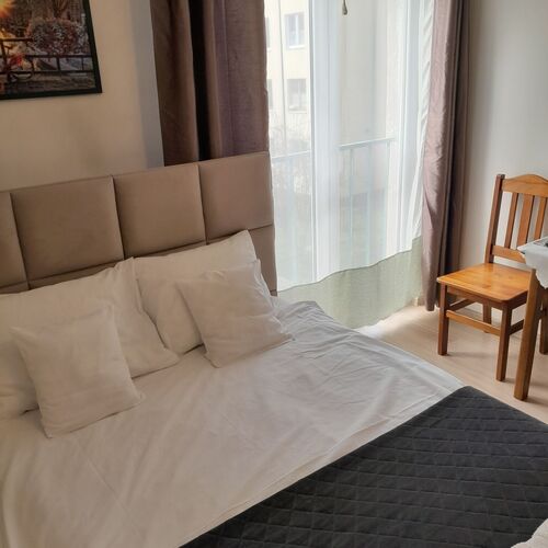 Sypialnia, ł&oacute;żko kontynentalne