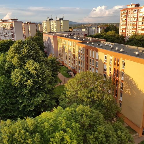 Látkép Játszótér Coral Apartman előtt