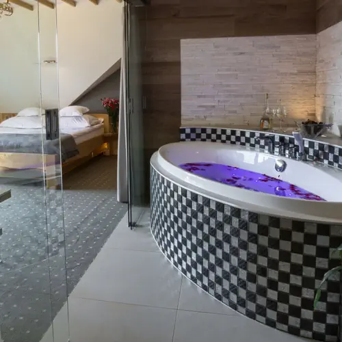 Apartament z jacuzzi