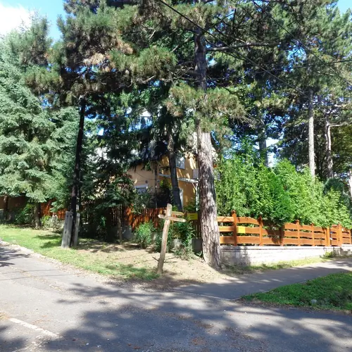 H&aacute;z oldalr&oacute;l