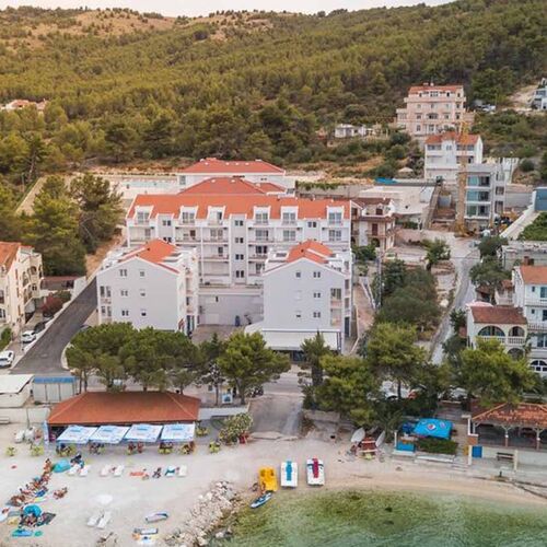 Apartments Moreno Arbanija  4