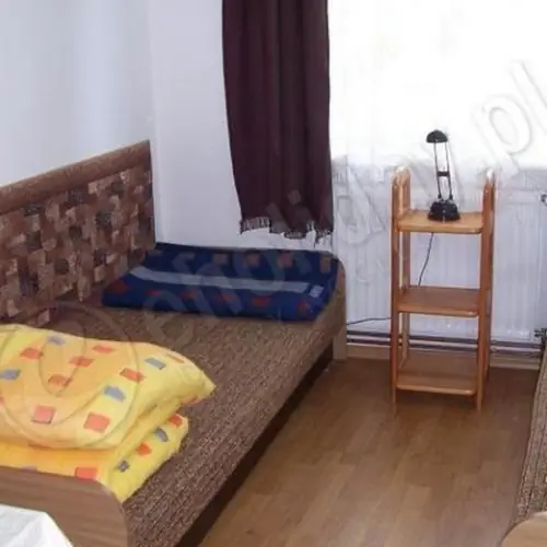 pok&oacute;j 2-os na parterze z TV