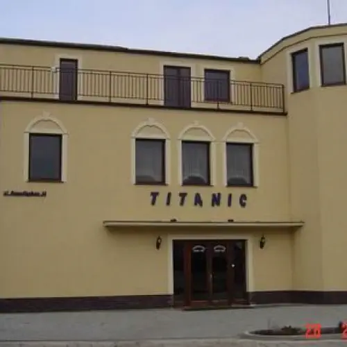 Hotelik Titanic Władysławowo Niepodległości 16