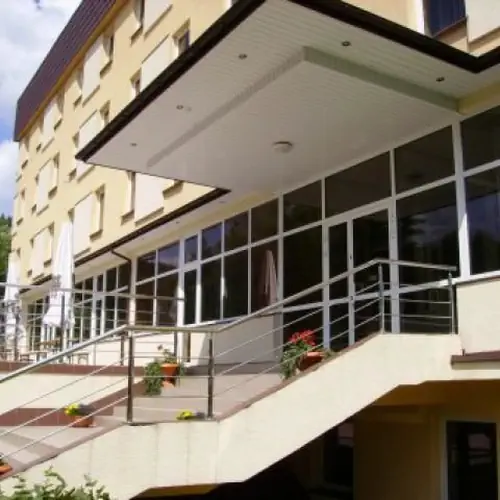 Hotel Laworta*** Ustrzyki Dolne Nadg&oacute;rna 107