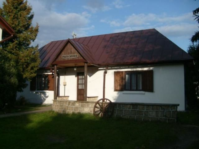 Nasi goście sa zakwaterowani w stylowych domach