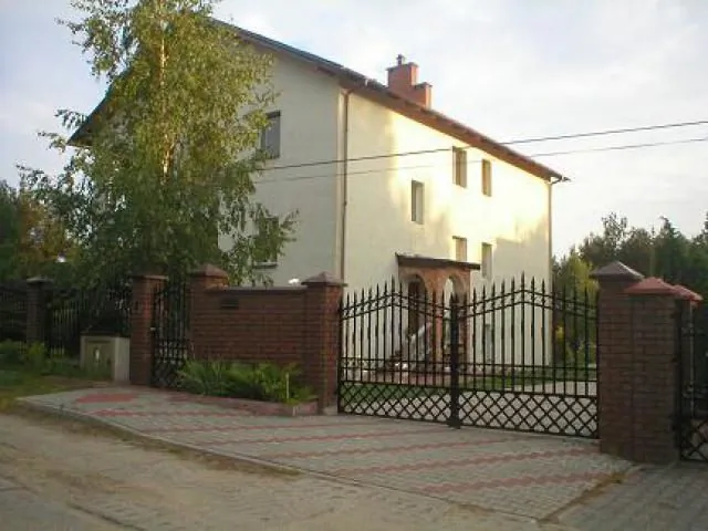 Dom w spokojnej dzielnicy