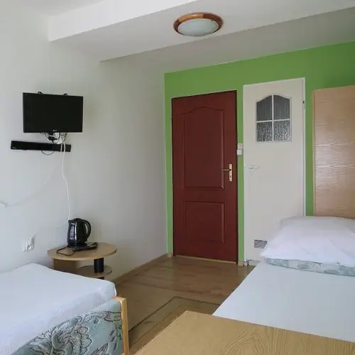 pok&oacute;j nr 3.  Ł&oacute;żka oddzielne
