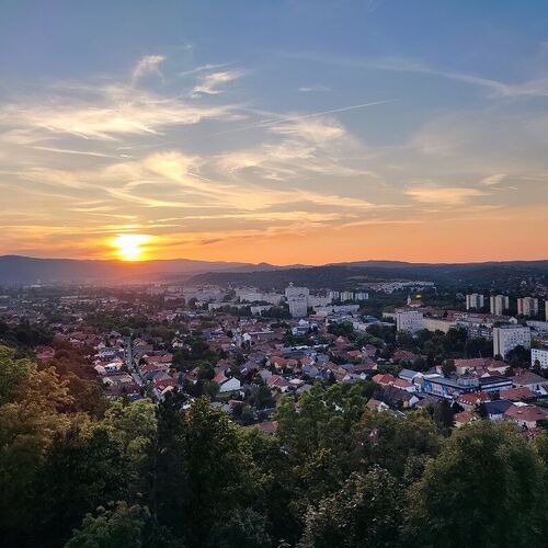 Avasi Kilat K v z K pek Le r s V lem nyek Szallas.hu programok