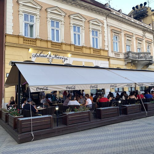Árkád Kávézó | Debrecen