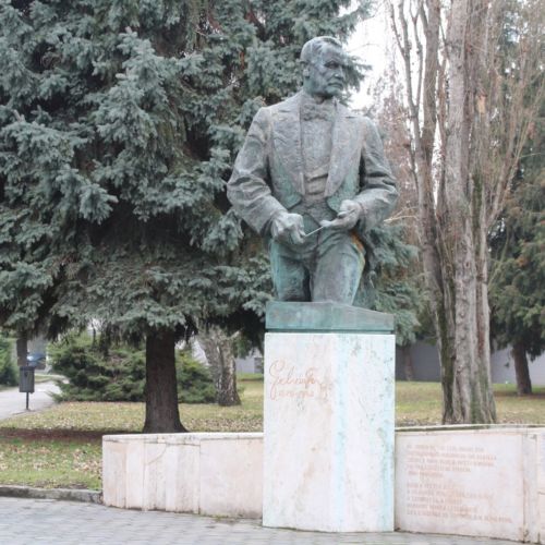 Lehár Ferenc szobor | Révkomárom