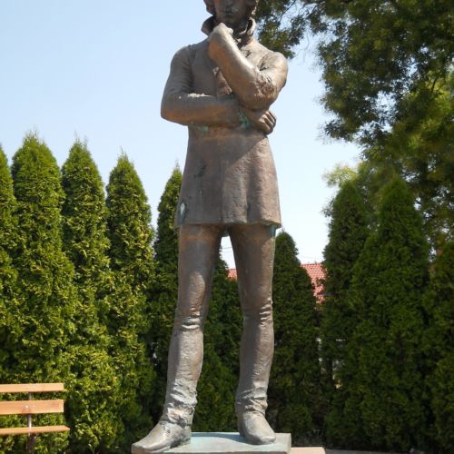 Csokonai Vitéz Mihály szobra