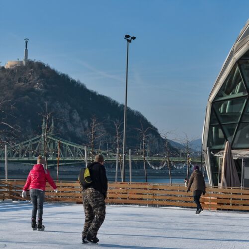 Bálna jégpálya | Budapest