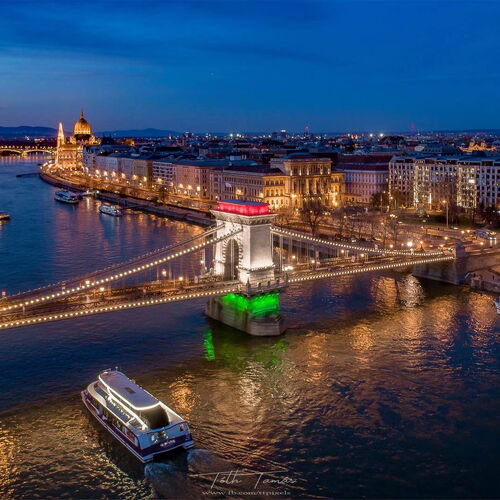 Dunai élményhajózás operett és folklór műsorral | Budapest