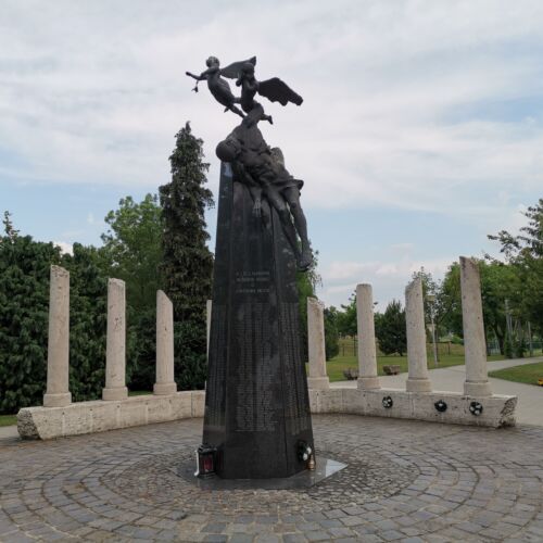 I. és II. világháború áldozatainak emlékműve