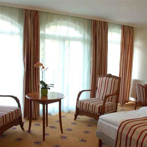 Standard Zweibettzimmer mit Balkon