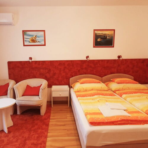 Garden View Ground Floor 1-Room Apartment for 2 Persons