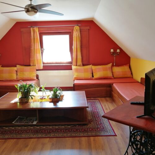 Classic Apartman pro 4 os. se 2 ložnicemi v podkroví (s možností přistýlky)