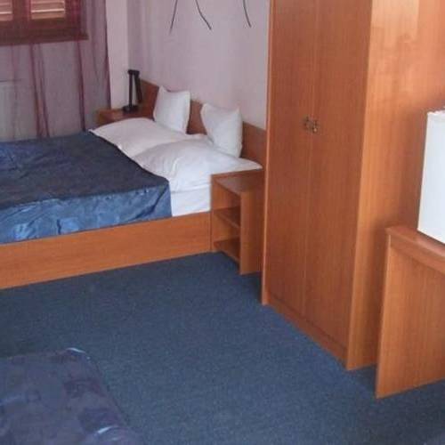 Pokój 4-osobowy na piętrze Standard (możliwa dostawka)