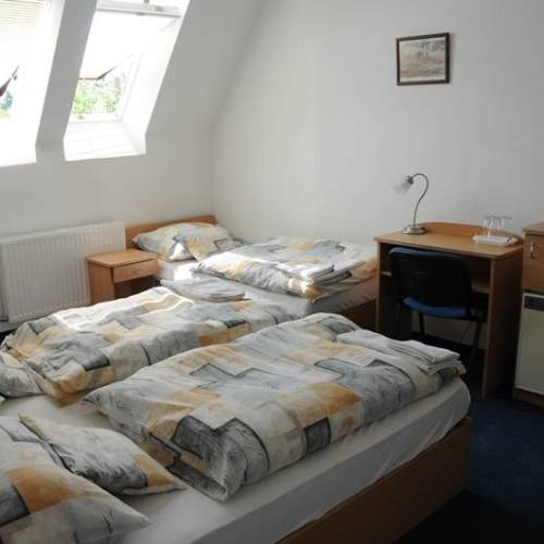 Upstairs Twin Room ensuite