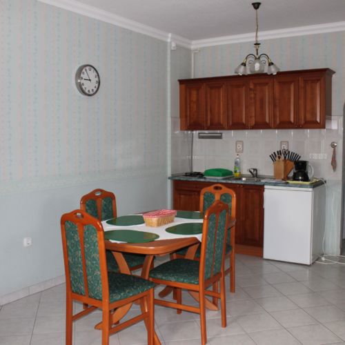 Apartman s terasou pro 4 os. se 2 ložnicemi na přízemí
