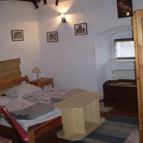 Pokój 5-osobowy bez łazienki z widokiem na dziedziniec