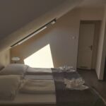 Tetőtéri Standard kétágyas szoba