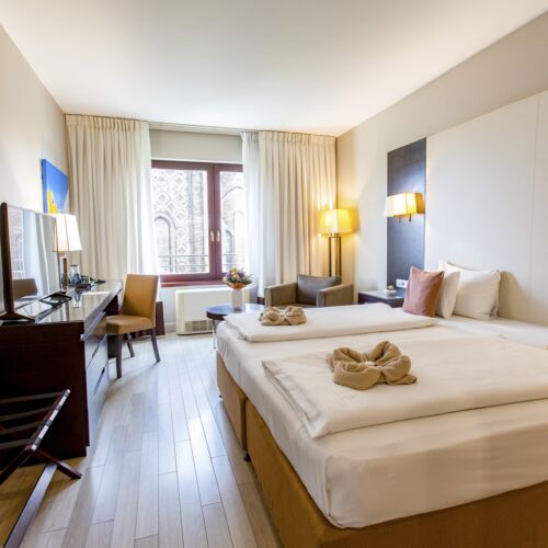 Camera single superior la etaj