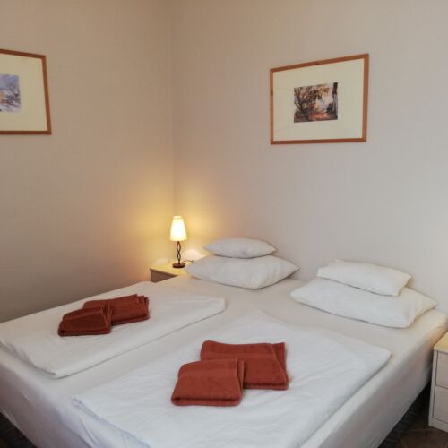 Apartament 4-osobowy na parterze Family z 2 pomieszczeniami sypialnianymi (możliwa dostawka)