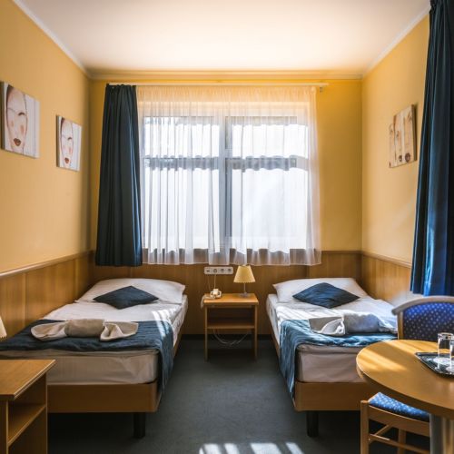 Pokój 1-osobowy z widokiem na dziedziniec z widokiem na miasto