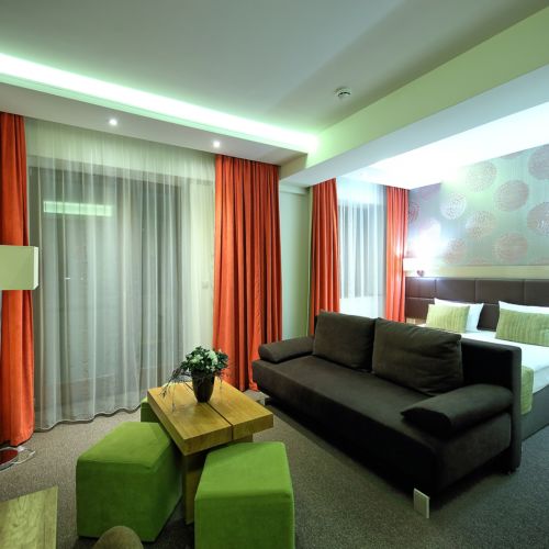 Camera dubla superior cu vedere spre lac (se poate solicita pat suplimentar)