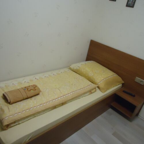 Erdgeschosses Einzelzimmer mit Aussicht auf den Garten