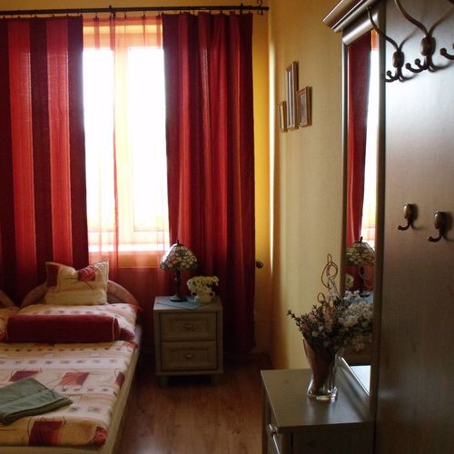 Standard Pokoj s manželskou postelí na poschodí