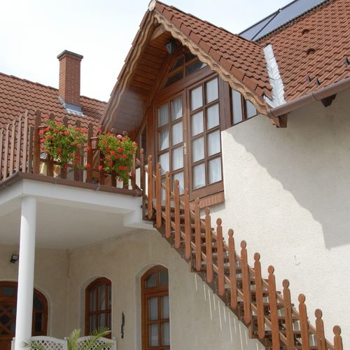 Apartament 6-osobowy z balkonem z widokiem na ogród z 3 pomieszczeniami sypialnianymi (możliwa dostawka)