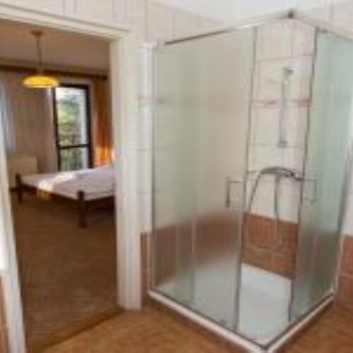 Camera tripla standard Plus