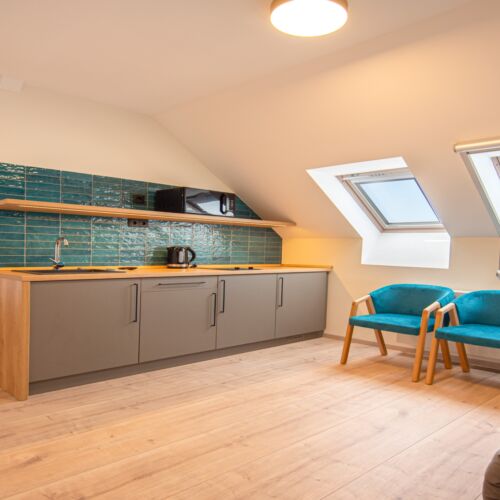 Camera cvadrupla familial(ă) la etaj