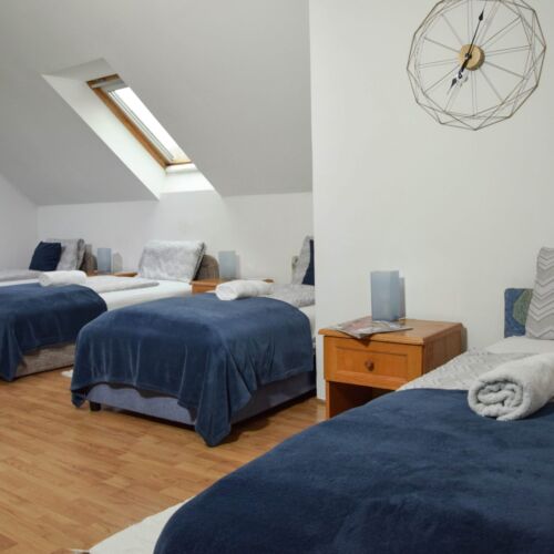 Pokój 2-osobowy na poddaszu z klimatyzacją (możliwa dostawka)