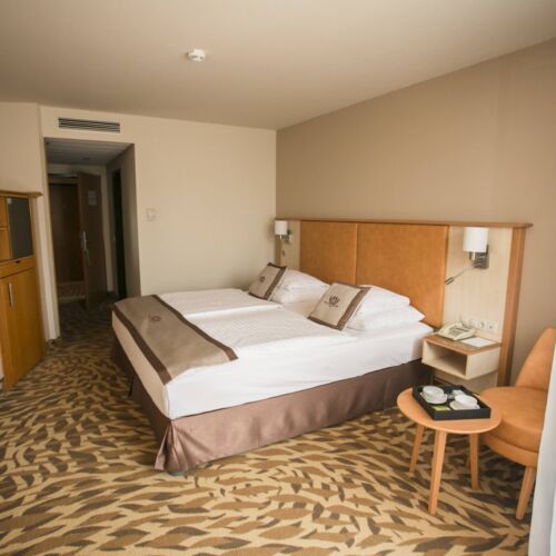 Pokój 2-osobowy z balkonem pokój od strony basenu