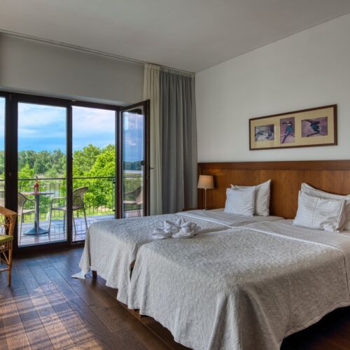 Superior Pokoj pro 2 os. s výhledem na jezero (s možností přistýlky)