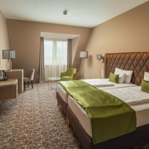 Pokoj s manželskou postelí