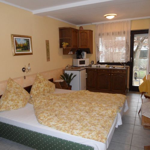 Apartman s balkónem pro 2 os. s 1 ložnicí v přízemí