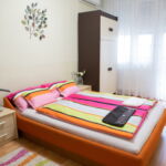 Pokoj s balkónem s klimatizací s manželskou postelí