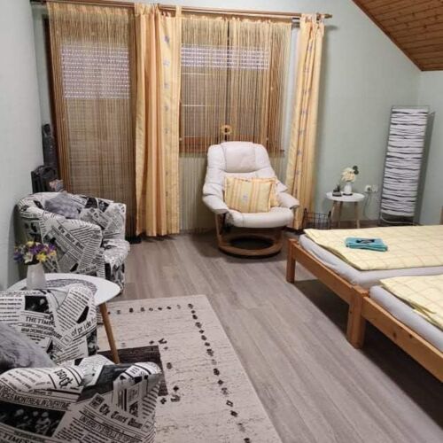 Apartman s balkónem pro 4 os. se 2 ložnicemi na poschodí