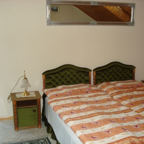 Camera cvadrupla (se poate solicita pat suplimentar)