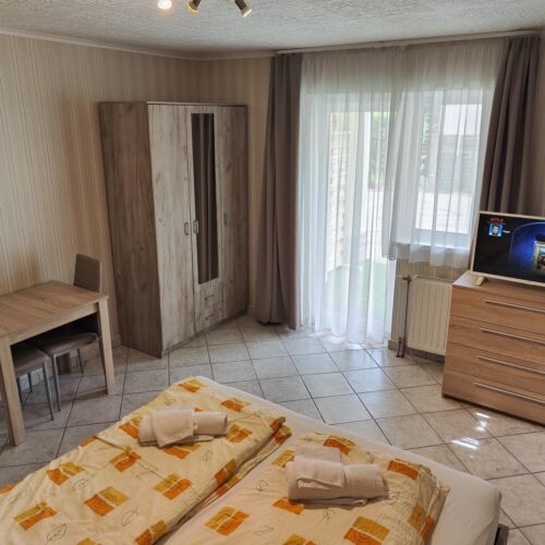 Erdgeschosses 1-Zimmer-Apartment für 2 Personen mit Balkon