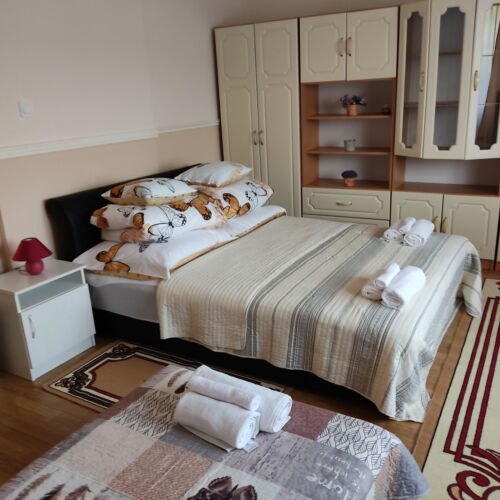 Pokoj se společnou kuchyňkou pro 4 os. přízemní